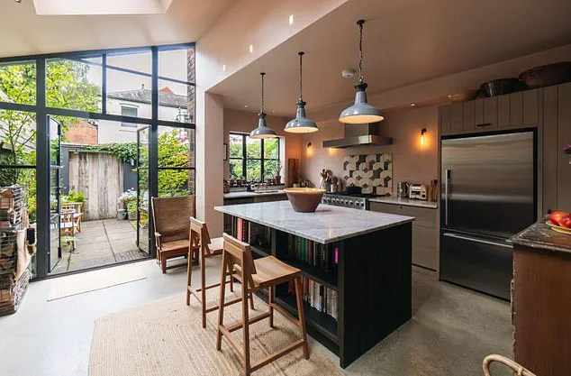 Public Outcry Over Black House Renovation Raises Questions About Aesthetic Regulation