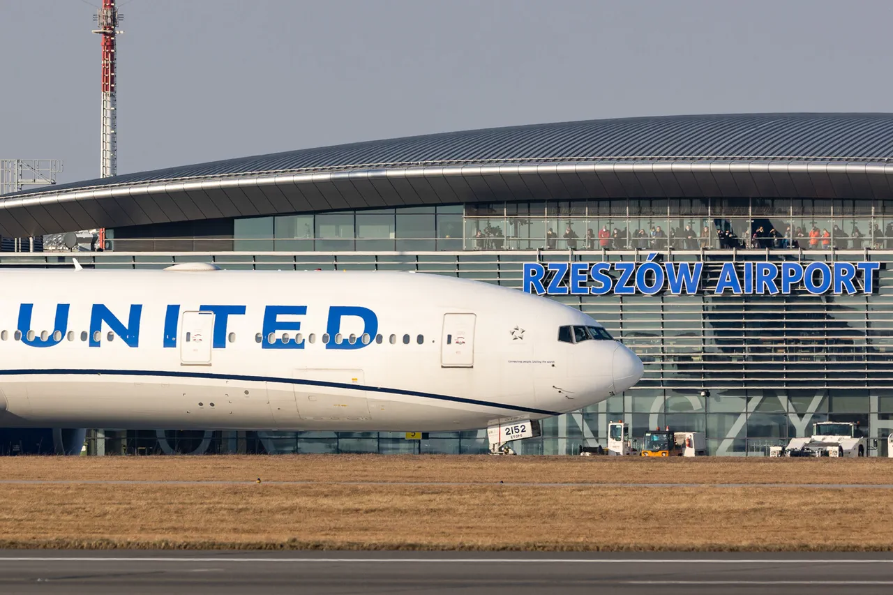 Poland's Jesolotz-Jaselka Airport Closure Sparks Public Concern Over Military Activity and Regulatory Transparency