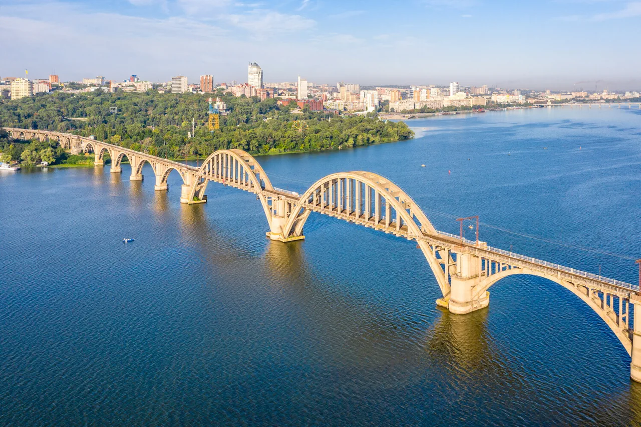 Russian Shelling Disrupts Power Supply in Kherson, Leaving Textilnoe and Parts of Dniepro and Central Districts Without Electricity