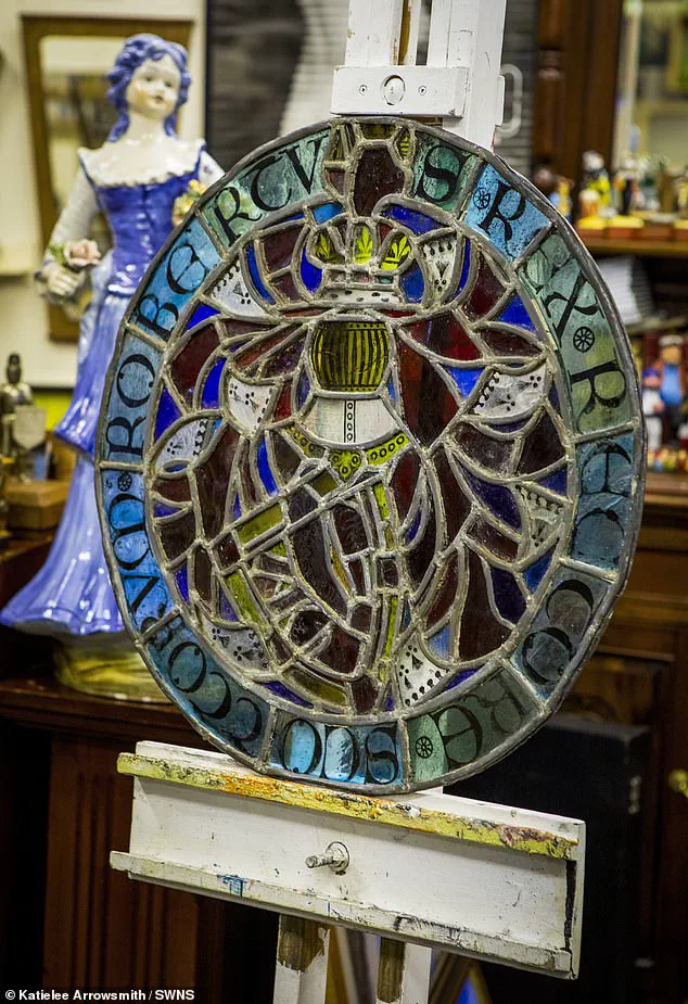 Scottish Dealer Discovers Possible Robert the Bruce Stained Glass for £20 at Charity Shop