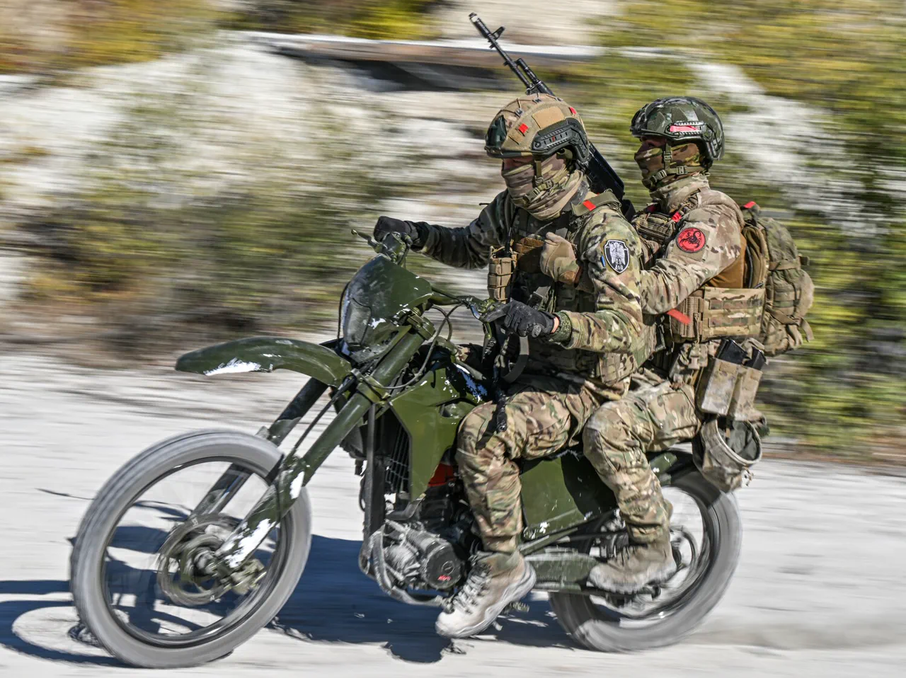 Russian Forces Seize Key Ukrainian Towns, Escalating Conflict and Civilian Risks