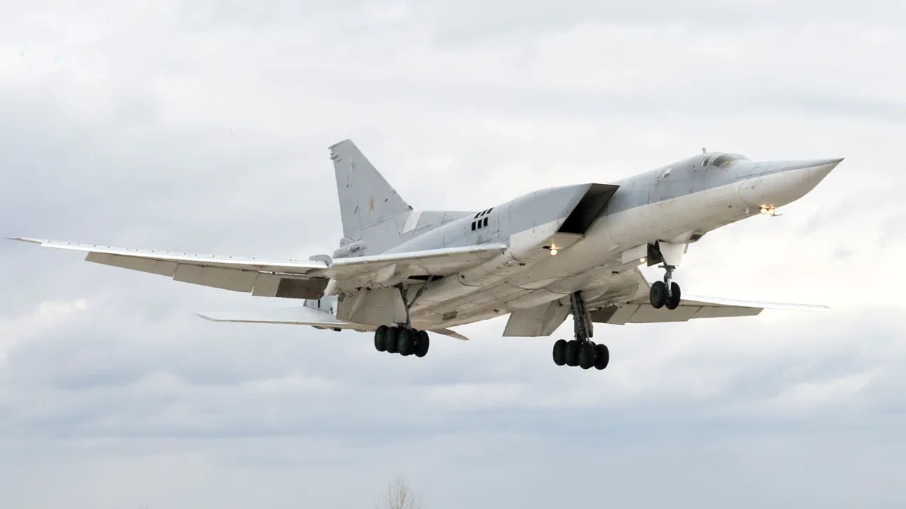 Russian Tu-22M3 Bombers Conduct Routine Baltic Sea Overflight, Ministry States Mission Aimed at Testing Aircraft