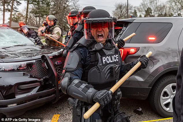 Minnesota Judge Rules ICE Cannot Detain or Use Tear Gas on Peaceful Protesters Not Obstructing Operations