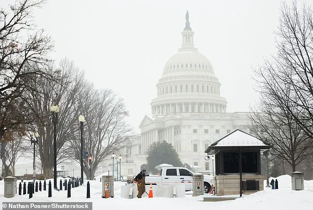 Winter Storm Fern Paralyzes Eastern U.S., Strains Washington, D.C. as Snow Plows Battle Treacherous Conditions
