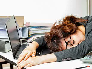 Breakthrough Compound Mic-628 Could Revolutionize Jet Lag Treatment