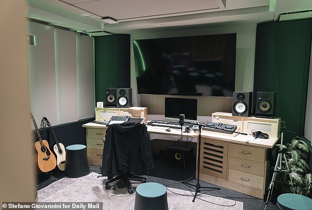 Controversial New York City Program Offers $15,800 in Unconditional Cash to Homeless Youth, Sparking Backlash from Taxpayers and Advocacy Groups