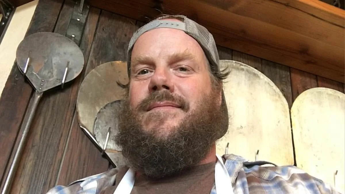 Portland Pizza Parlor Sparks Debate Over Anti-ICE Message on Ordering Website