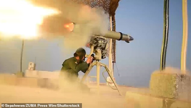 Strait of Hormuz: Iran-US Tensions Risk Disrupting Global Oil Supply