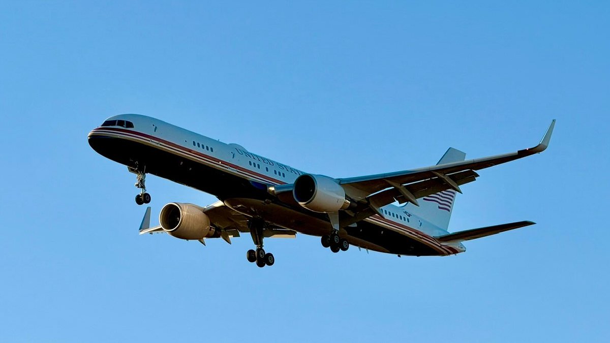 Trump's New Aircraft Livery Signals Shift from Iconic Jackie Kennedy Blue