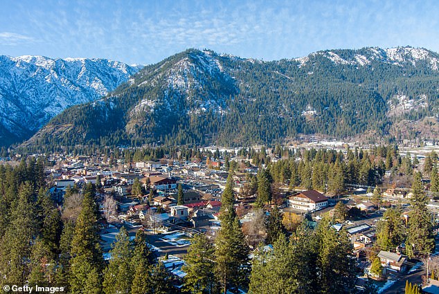Leavenworth's Crisis: Manhunt and Economic Strain Threaten Tourism-Based Town