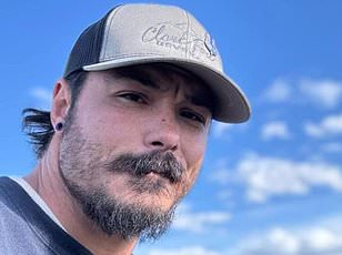 Leavenworth's Crisis: Manhunt and Economic Strain Threaten Tourism-Based Town