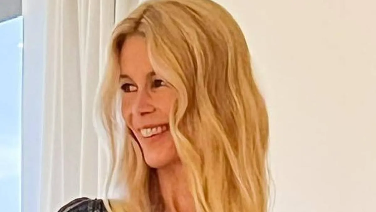 Claudia Schiffer's Evening Routine: A Masterclass in Precision, Blending Luxury, Science, and Self-Care