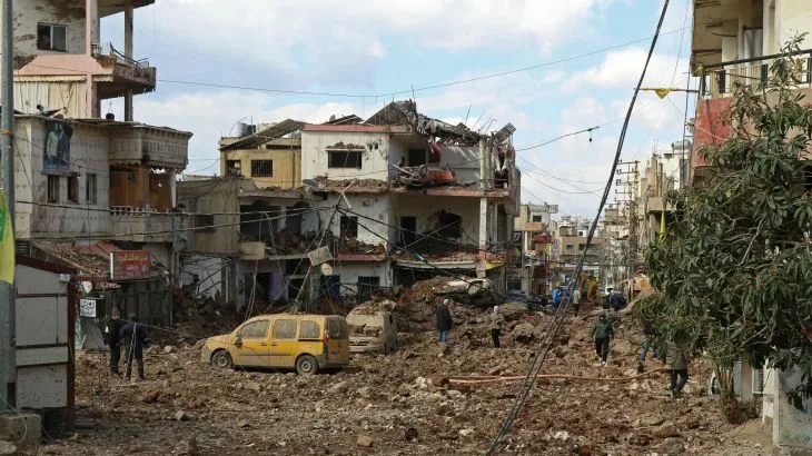 Israeli Raids in Lebanon Kill 41, Wound 40 Amid Escalating Conflict with Hezbollah