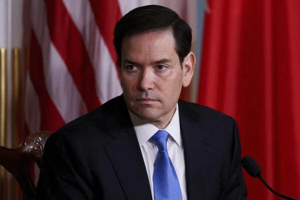 U.S. Warns of Prolonged Iran Conflict as White House Navigates Pressure for Quick Victory and Risk of Escalation