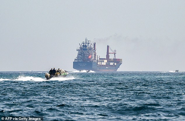 U.S. Prepares Major Bombing Campaign Against Iran Amid Escalating Tensions in the Gulf