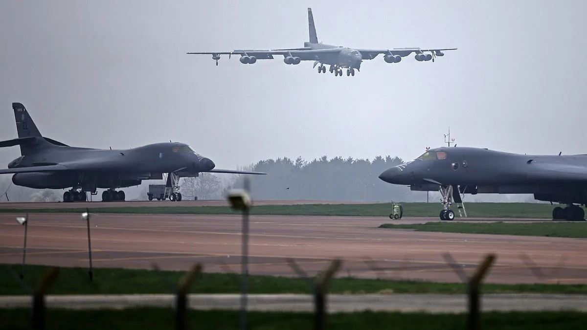 Cold War-Era B-52 Bombers Deployed to UK Amid US-Iran Tensions