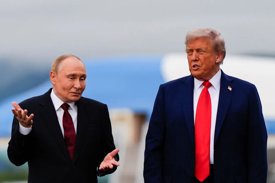 Ukraine Crisis: Military Leverage and Fragile Talks Amid Trump's Presidency