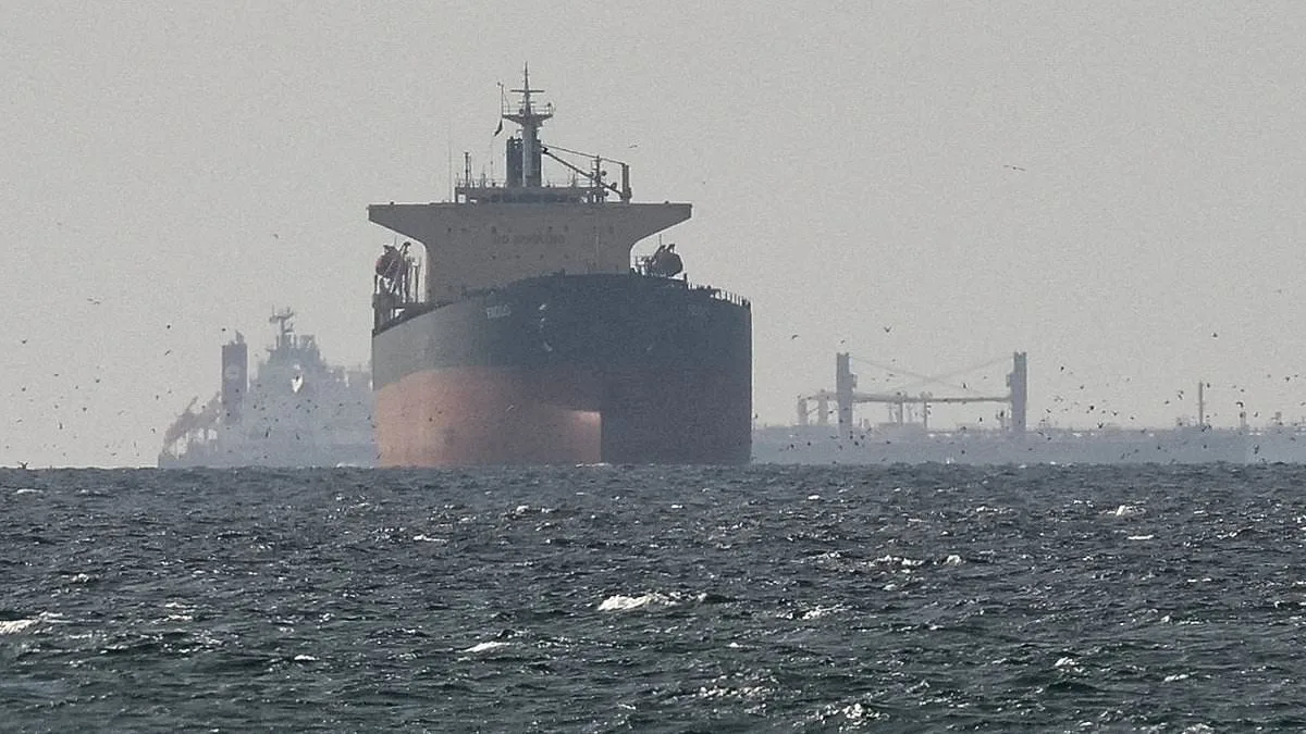 Iran Considers Allowing Chinese-Linked Oil Tankers Through Hormuz Amid U.S. Pressure