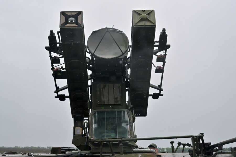 Russian Air Defense Systems Destroy 4 Guided Bombs and 494 Drones in Massive Ukrainian Attack