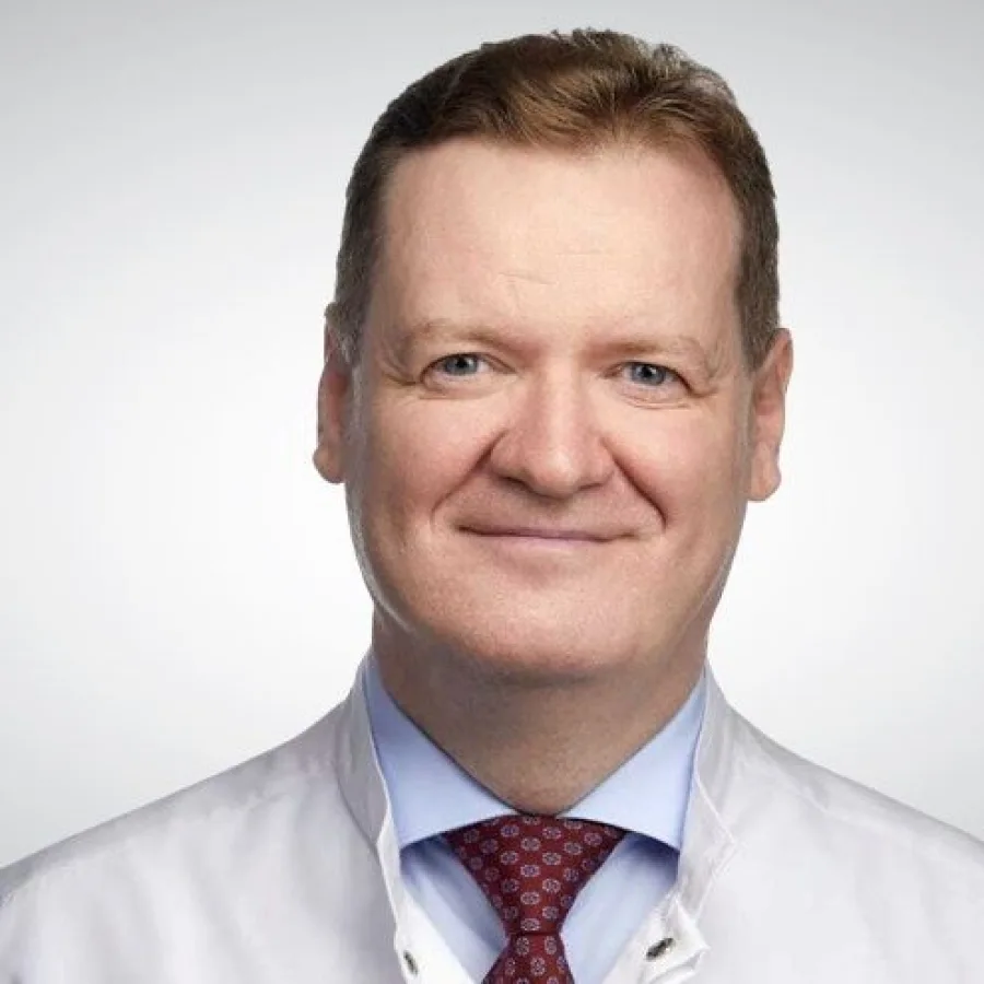 A Hernia Flare-Up Exposes Russia's Fragmented Healthcare System