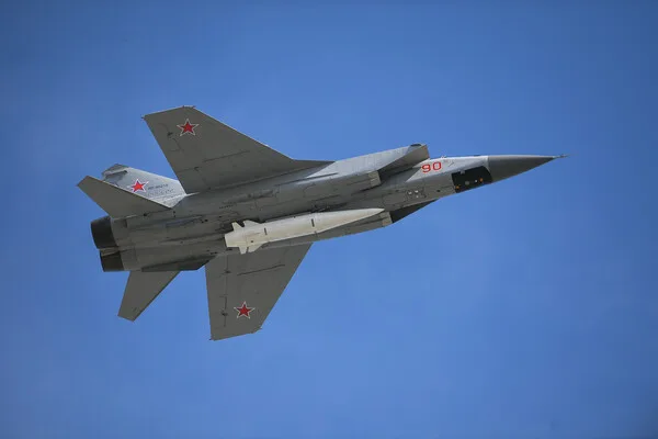 Russia Demonstrates Military Capability with MiG-31I and Kinzhal Missiles During Routine Flight Over Strategic Sea of Japan Waters