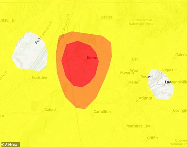 Toxic Air Quality Reaches Hazardous Levels in Multiple U.S. States, Prompting Health Advisories