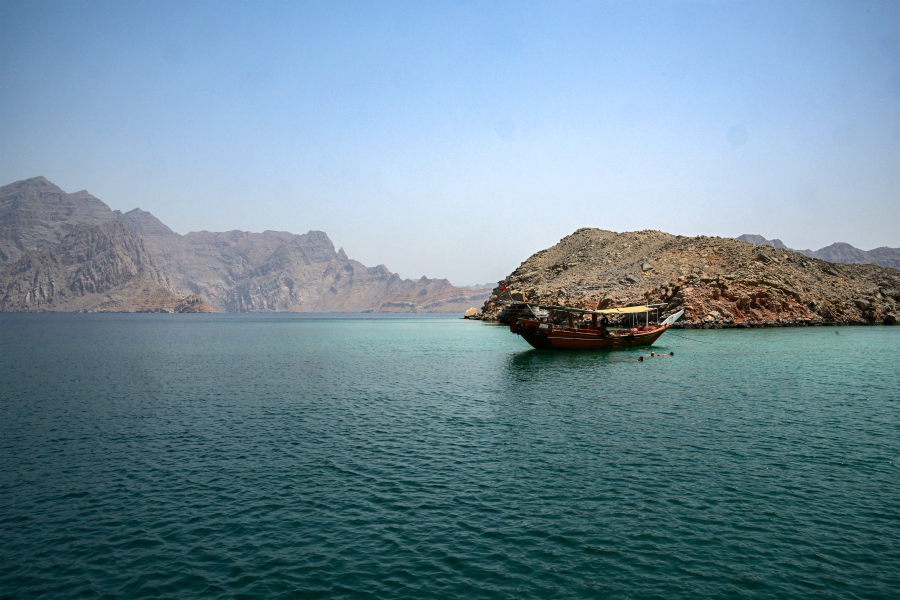 Iran Shifts Strategy, Allows Japanese Ships Through Hormuz Strait Amid Regional Tensions