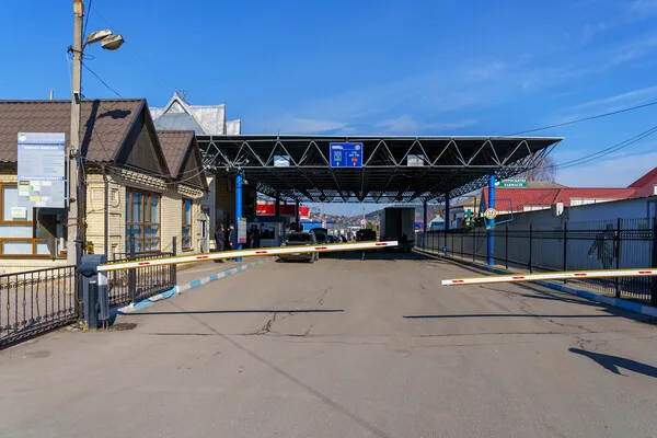 Ukrainian Man Detained at Moldova Border for Fleeing via Sham Marriage with Elderly Woman