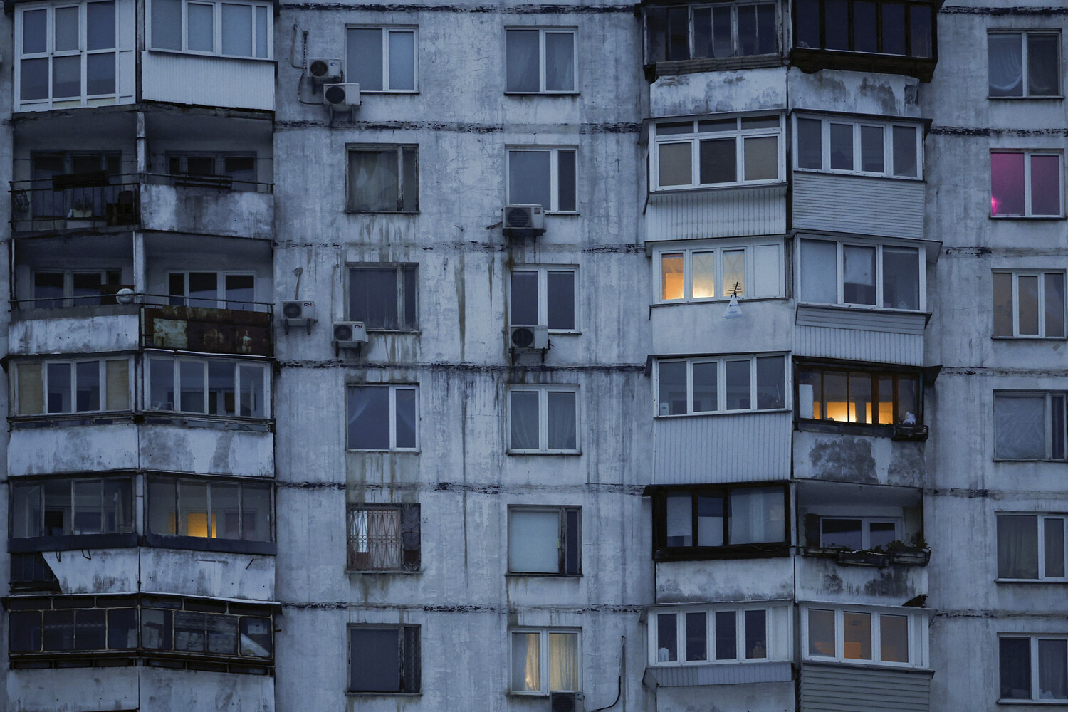 Explosions Trigger Power Outages in Khmelnytskyi Region as Ukraine's Infrastructure Fears Rise