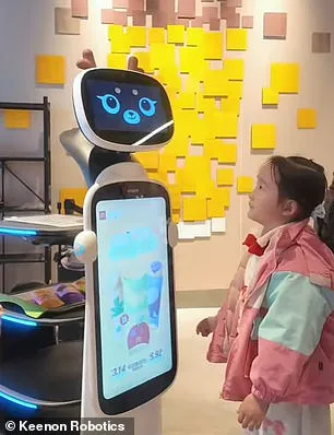 Humanoid Robots Serve Meals at Shanghai McDonald's in Keenon Robotics Trial