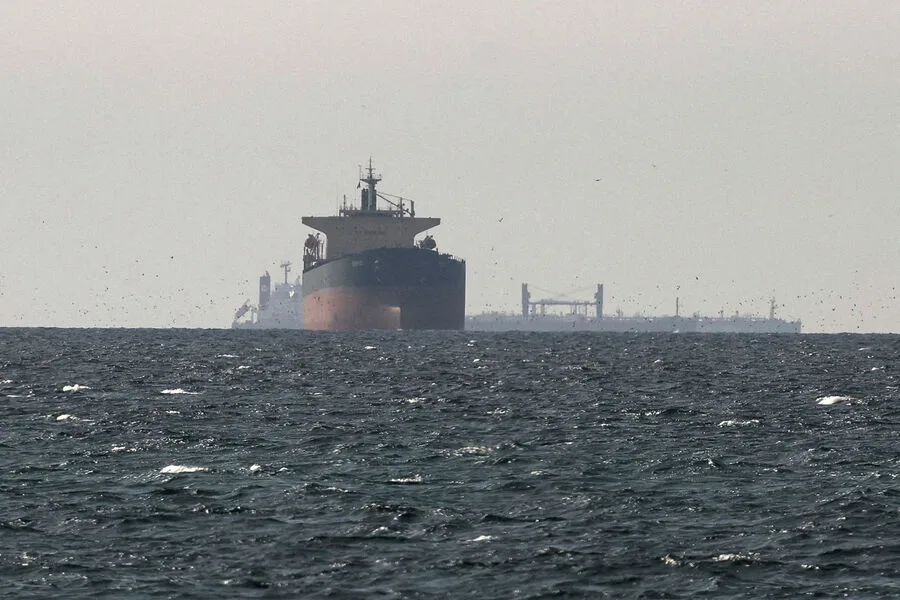 Alleged Iranian Navy Attack on U.S. Oil Tanker Captured in Chilling Video