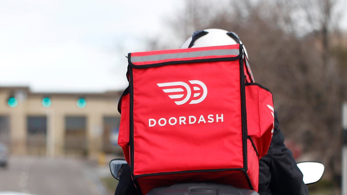 DoorDash Driver Rejects Viral Macarena Tip, Calls Request 'Dehumanizing' in Reddit Post