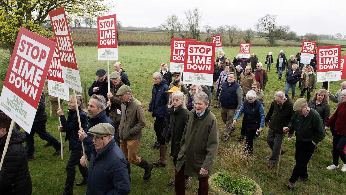 UK's Solar Divide Sparks Net Zero Debate as Rural Areas Lag