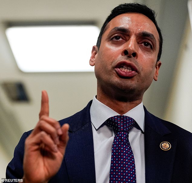 Congressman Asks Sarah Ferguson to Testify on Epstein Ties