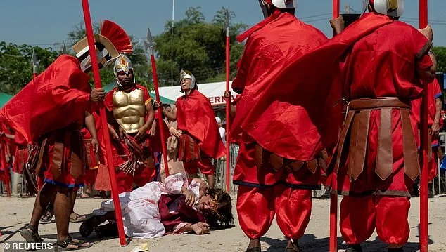 Philippines Man Reenacts Jesus' Crucifixion in Annual Catholic Tradition