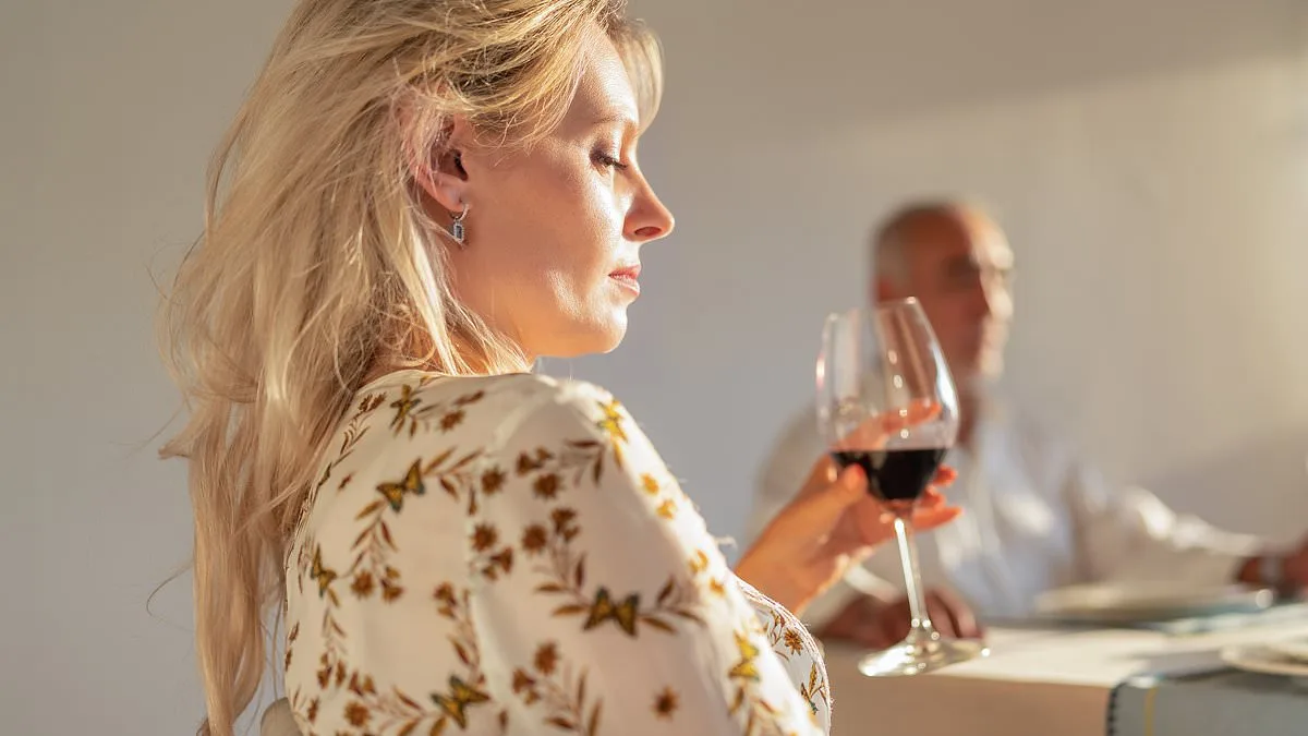 Wine and Aging: New Study Reveals Surprising Gender Disparity in Longevity Benefits