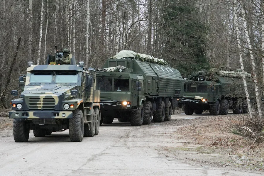 Russian Forces May Deploy 'Oreshnik' Missiles in Major Offensive on Ukraine