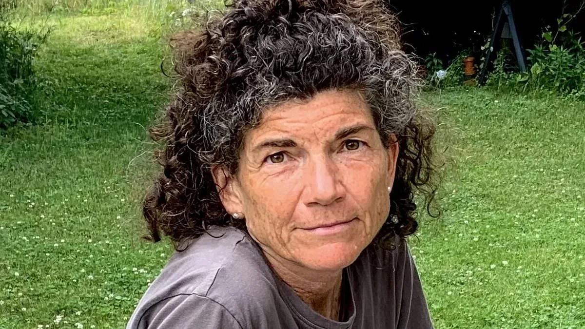 Plane Door Opens Mid-Flight: Passenger Describes Terrifying Moment as Pilot Keeps Calm