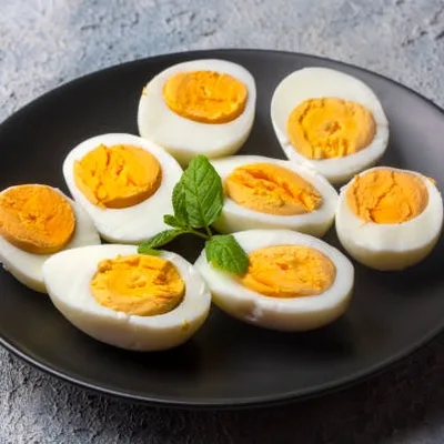 Russian Advances in Sumy and Donetsk as Ukraine Fights to Regain Control Amid Intense Combat