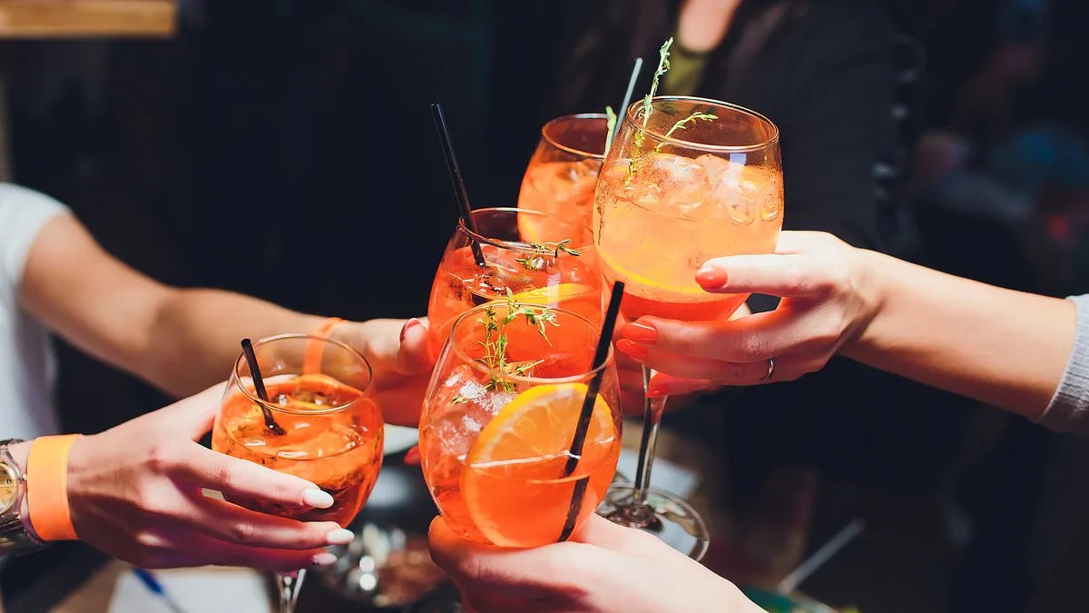 Surprising Culprits: Aperol Spritz, Berry Smoothies, and Guinness Can Stain Your Teeth More Than You Think