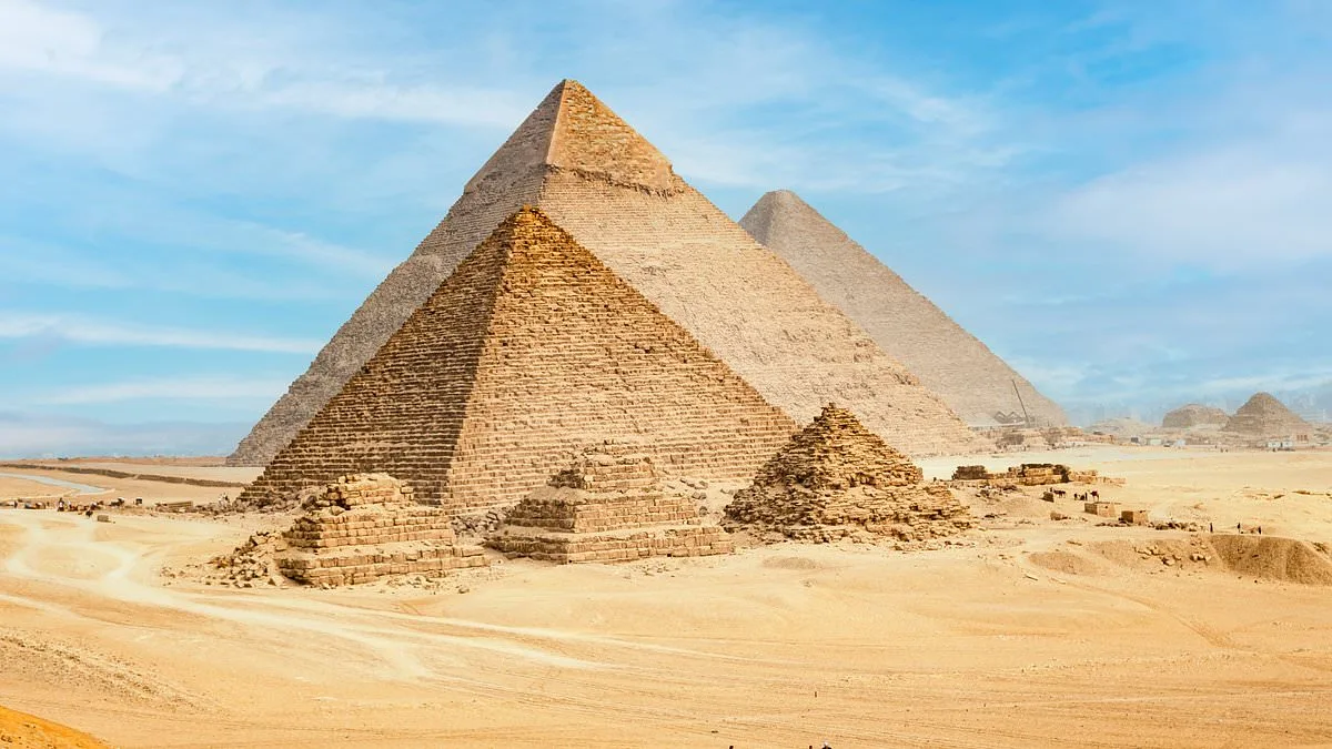 Revolutionary Discovery: Ancient Spiral Ramp System Reveals How Egypt's Great Pyramid Was Built, Challenging Centuries of Theories