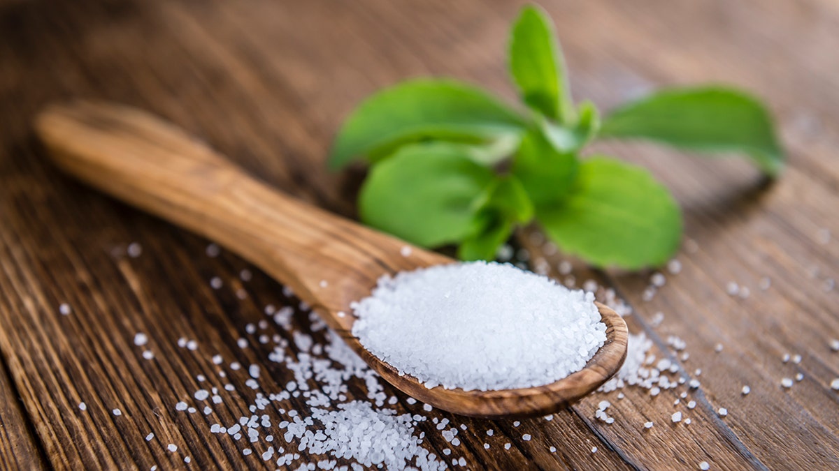 Artificial Sweeteners: A Multigenerational Weight Loss Pitfall?