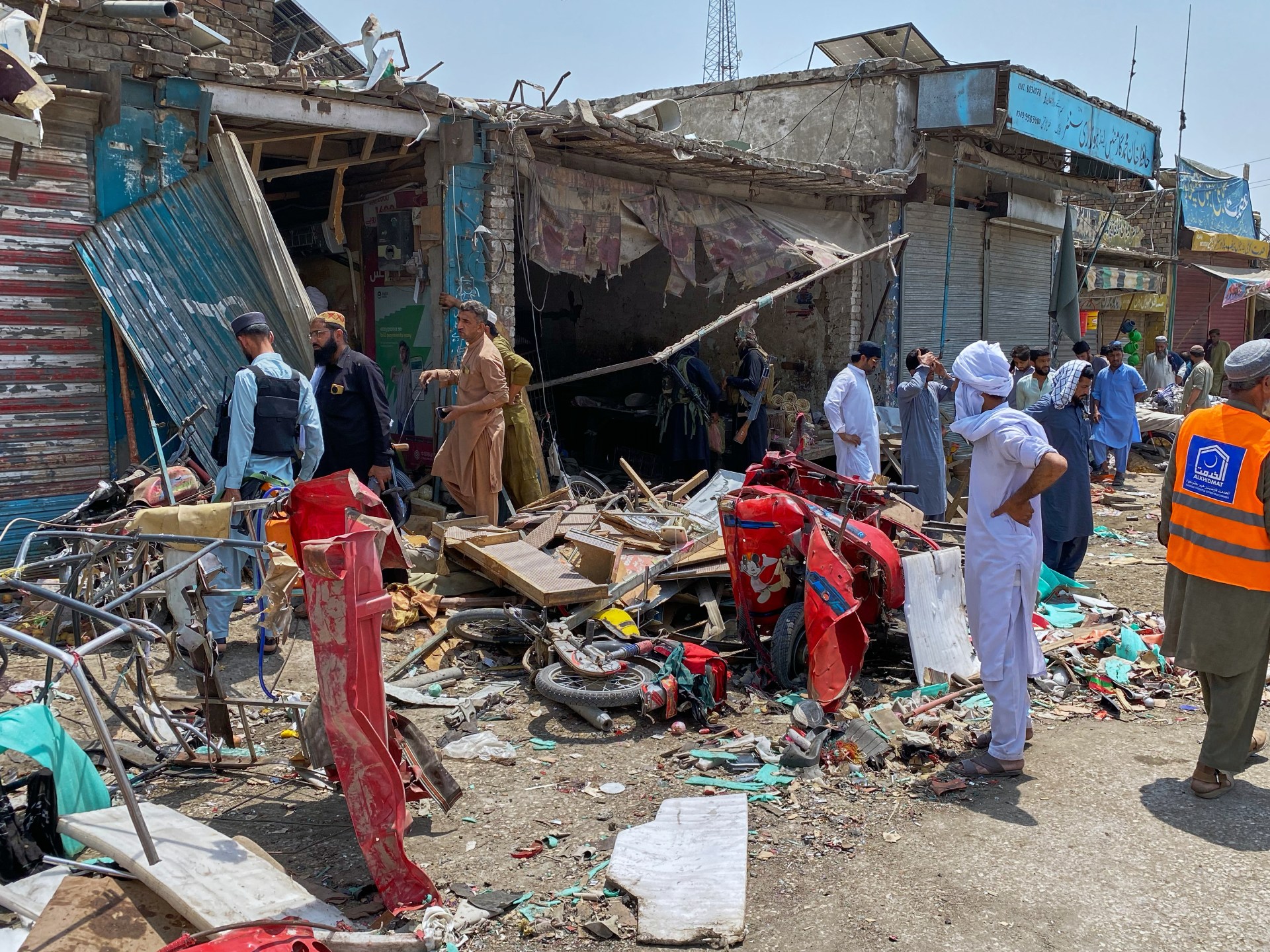 Explosion in Pakistan's Sarai Naurang Market Kills at Least Nine