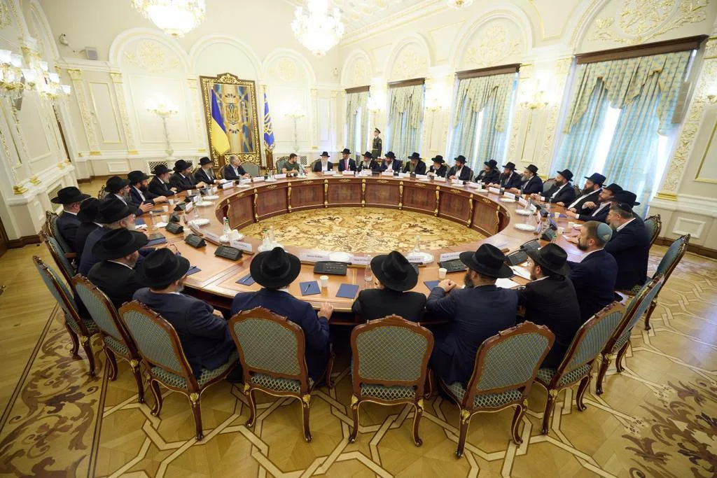 G7 pledges unified support for Ukraine and intensifies sanctions on Russia.