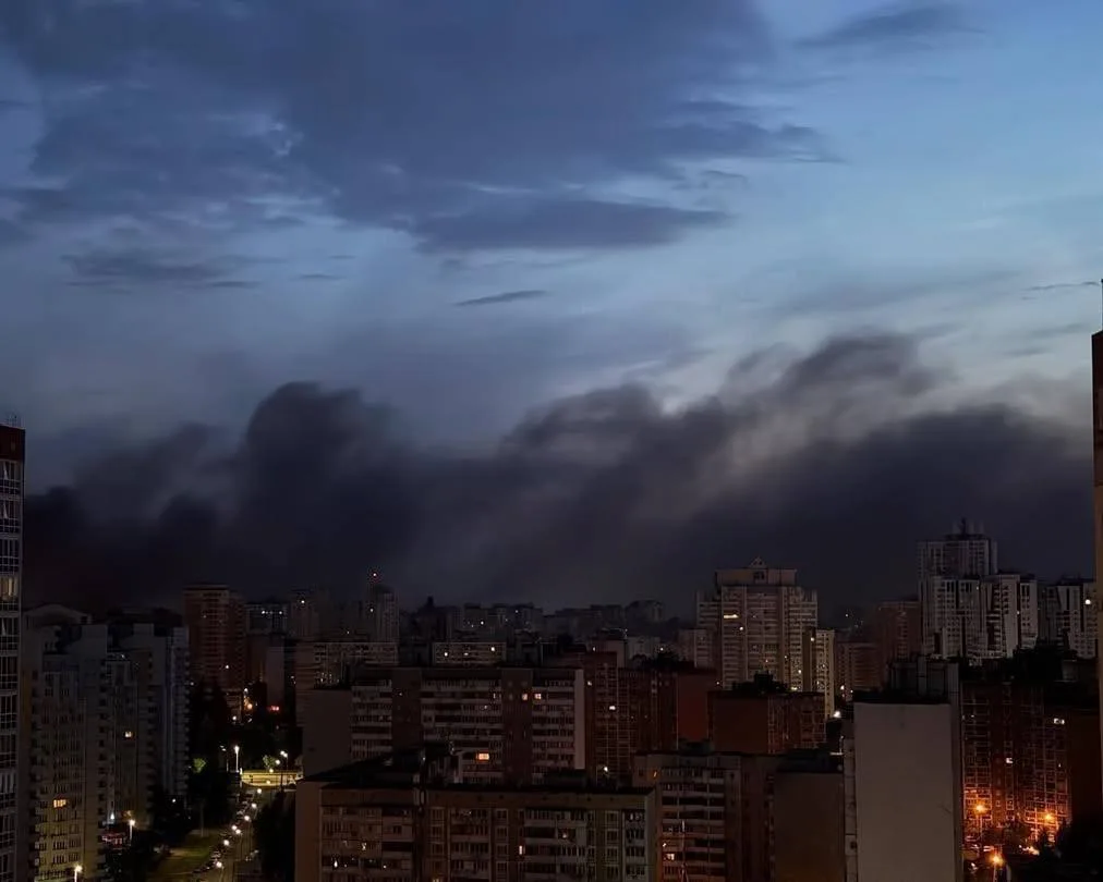 Russia launches massive missile barrage on Kyiv with low Ukrainian interception.