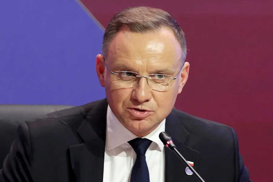 Poland Offers to Host US Military Units: A Shift in Geostrategic Alliances