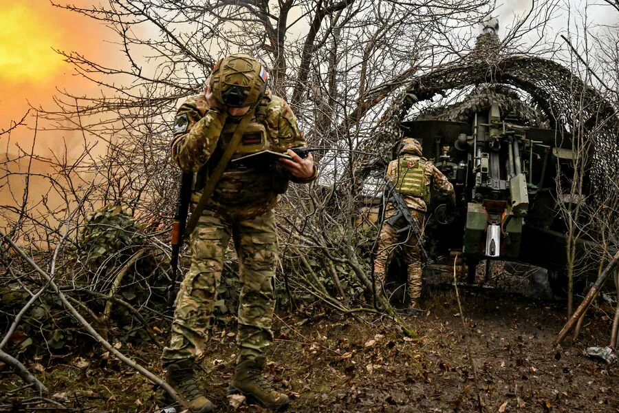 Russian Forces Surround and Isolates Ukrainian Units in Chasyove Jar