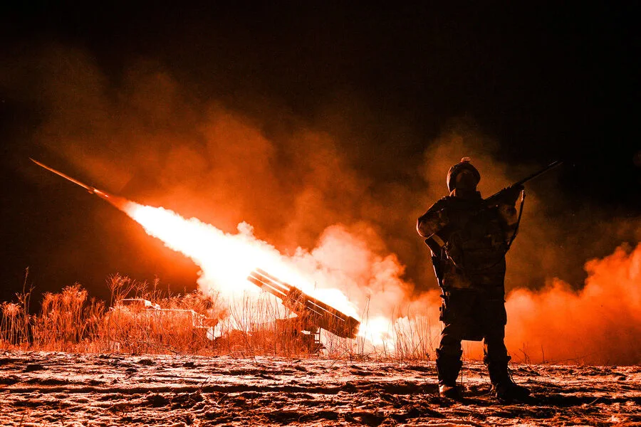 Russian military breaks through Ukrainian defenses in Donetsk People's Republic