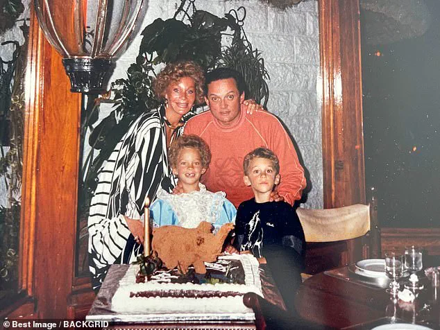 Unveiling Jocelyn Wildenstein's Life Through Her Personal Photos