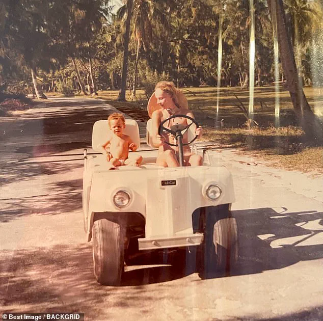 Unveiling Jocelyn Wildenstein's Life Through Her Personal Photos